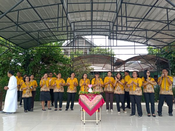 Ulang Tahun ke-73 SMP Xaverius Metro: Penuh Warna, Penuh Cinta Ulang Tahun ke-73 SMP Xaverius Metro: Penuh Warna, Penuh Cinta