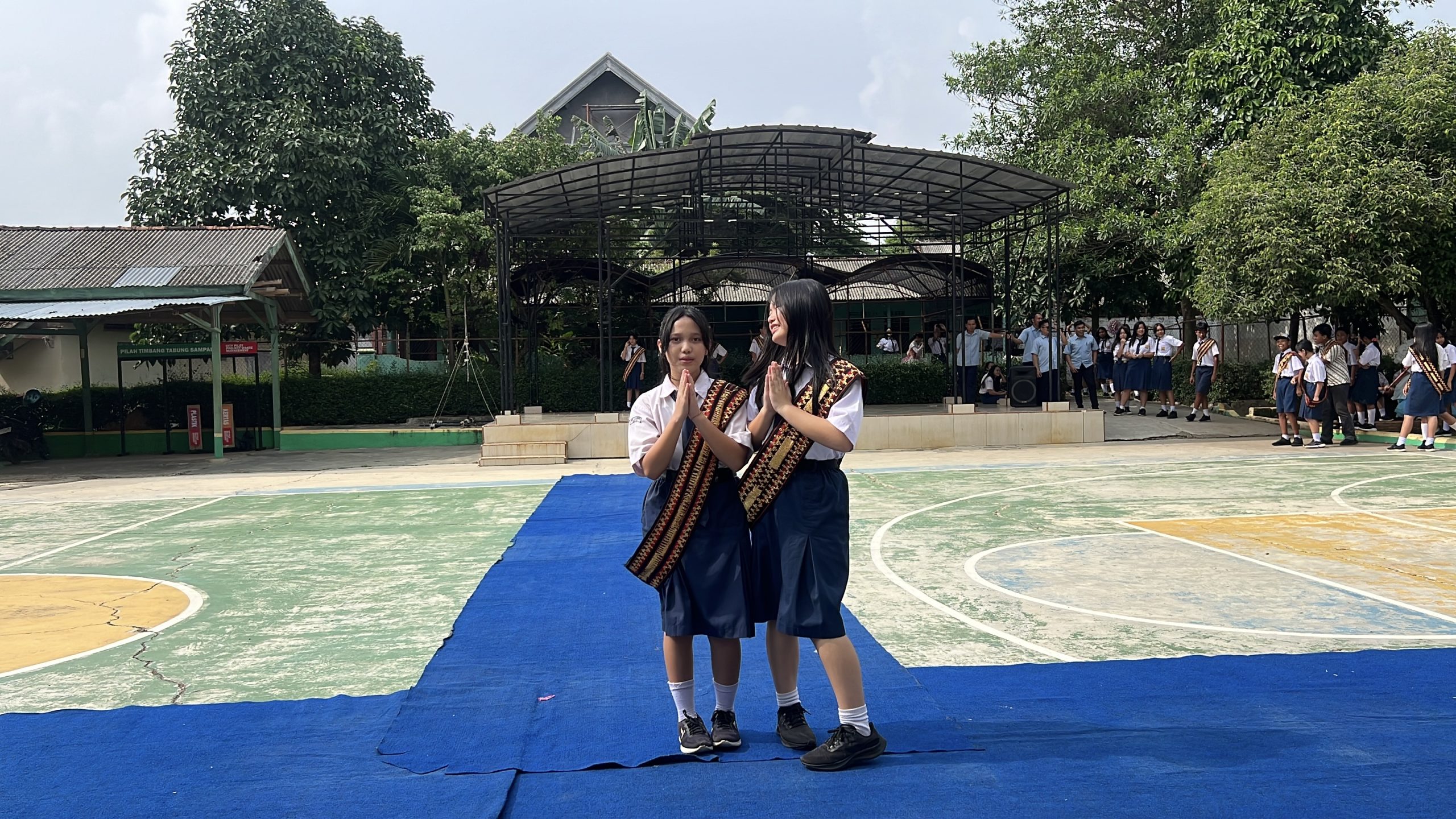 Kerajinan dari bahan daur ulang