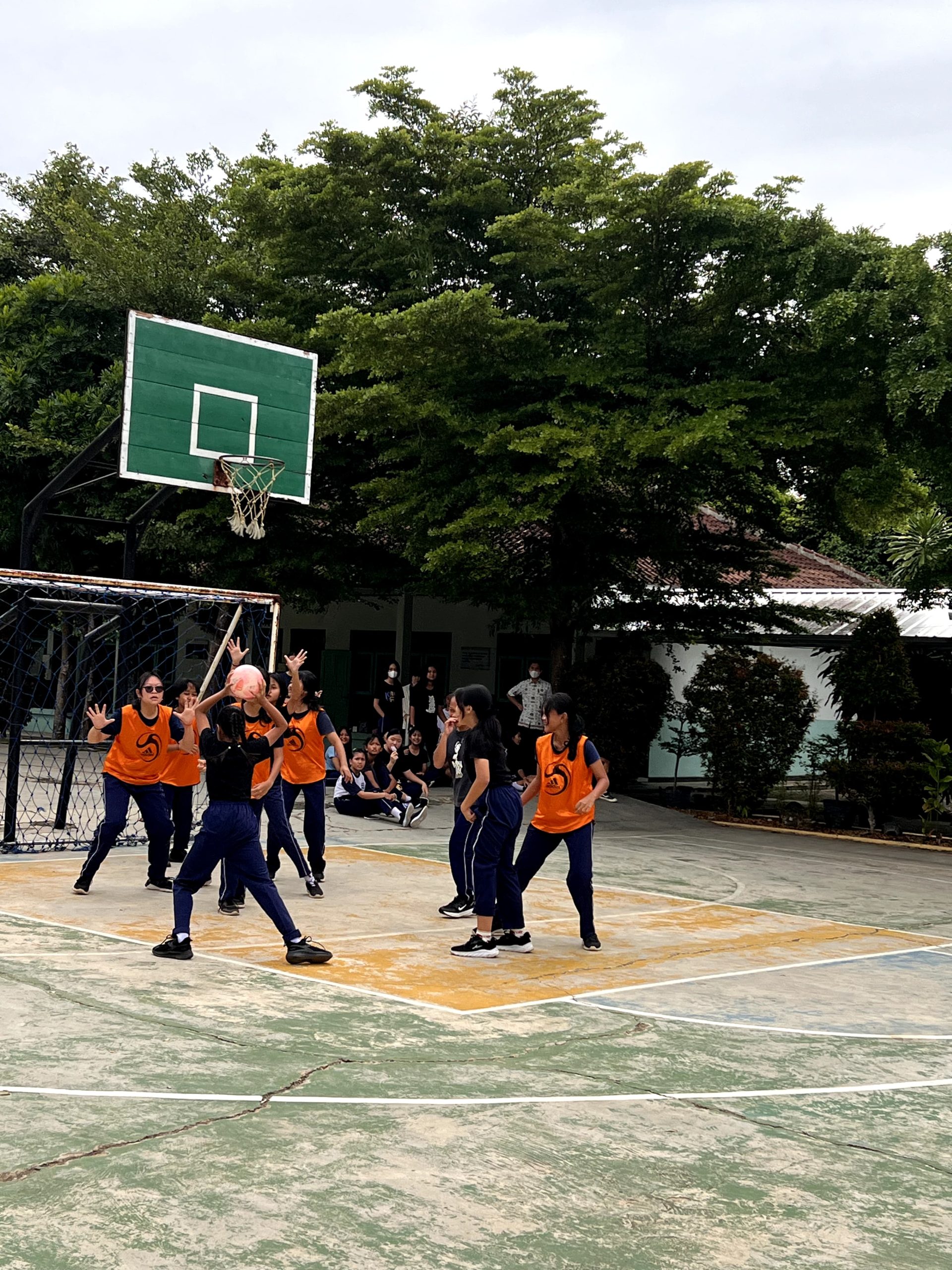 Lomba antar kelas SMP Xaverius Metro