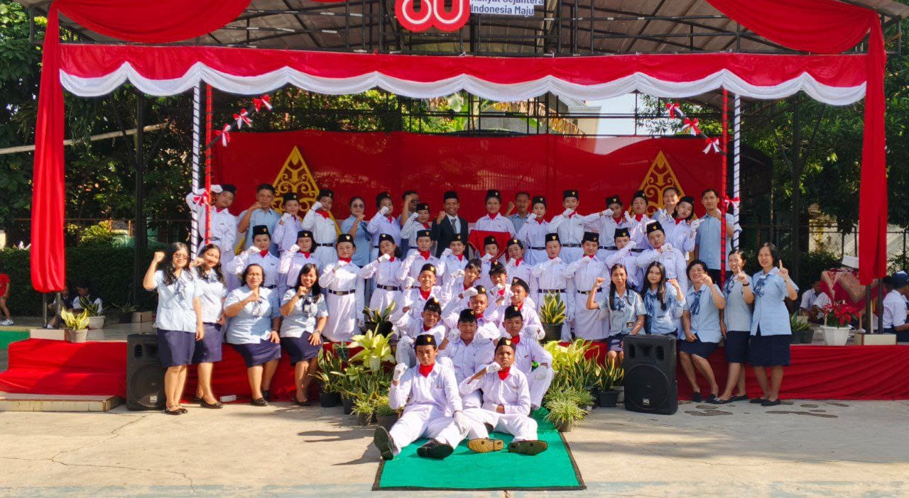 Upacara HUT ke-80 Kemerdekaan RI di SMP Xaverius Metro Bersama Warga Yosorejo