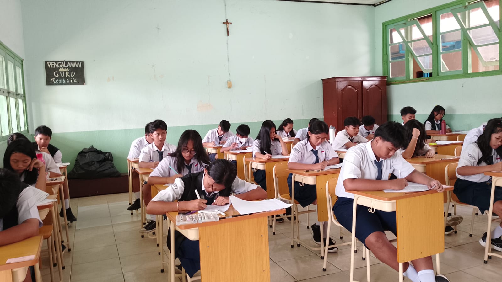 SMP Xaverius Metro Laksanakan Penilaian Sumatif Tengah Semester Ganjil 2025/2026