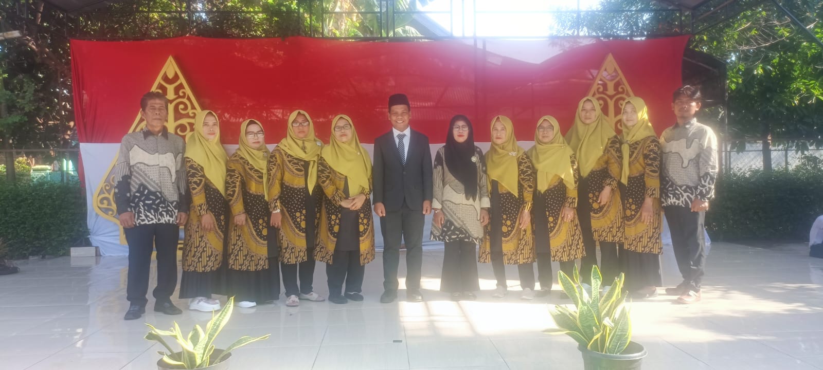 SMP Xaverius Metro dan Warga RW 08 Yosorejo Rayakan HUT RI ke-80