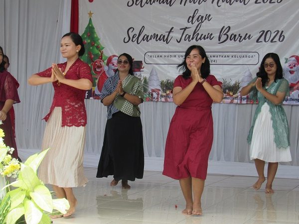 Kasih, Tawa, dan Sukacita Perayaan Natal 2025 di SMP Xaverius Metro Kasih, Tawa, dan Sukacita Perayaan Natal 2025 di SMP Xaverius Metro