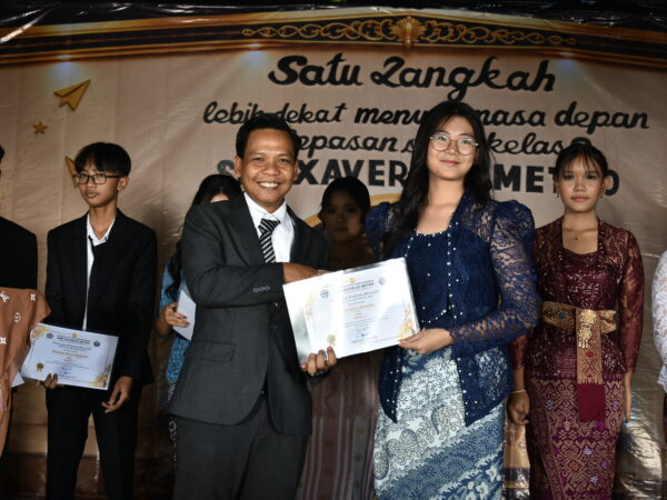 Pelepasan Kelas IX SMP Xaverius Metro 2026: Momen Haru dan Bangga Angkatan 76