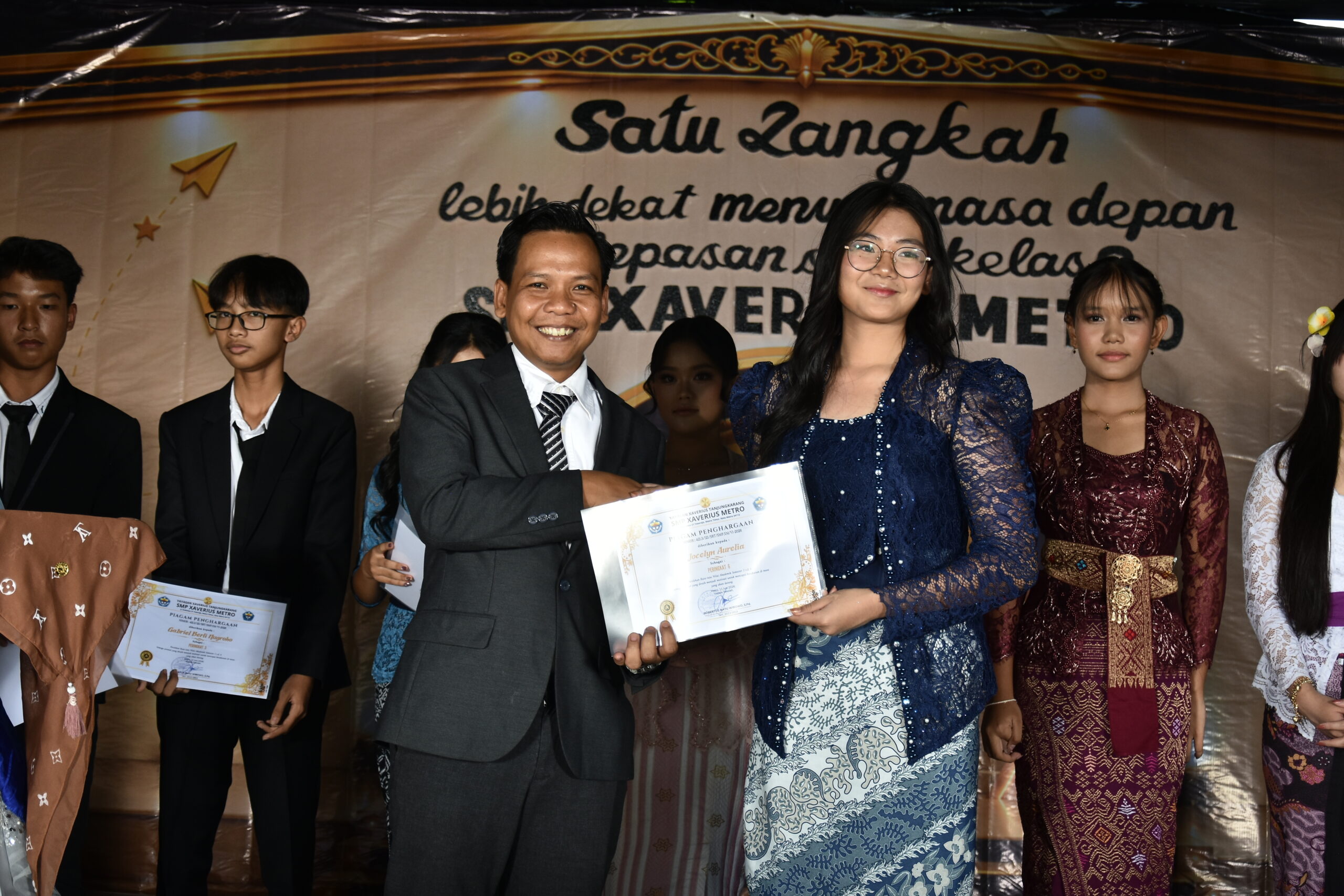 Pelepasan Kelas IX SMP Xaverius Metro 2026: Momen Haru dan Bangga Angkatan 76 Pelepasan Kelas IX SMP Xaverius Metro 2026: Momen Haru dan Bangga Angkatan 76